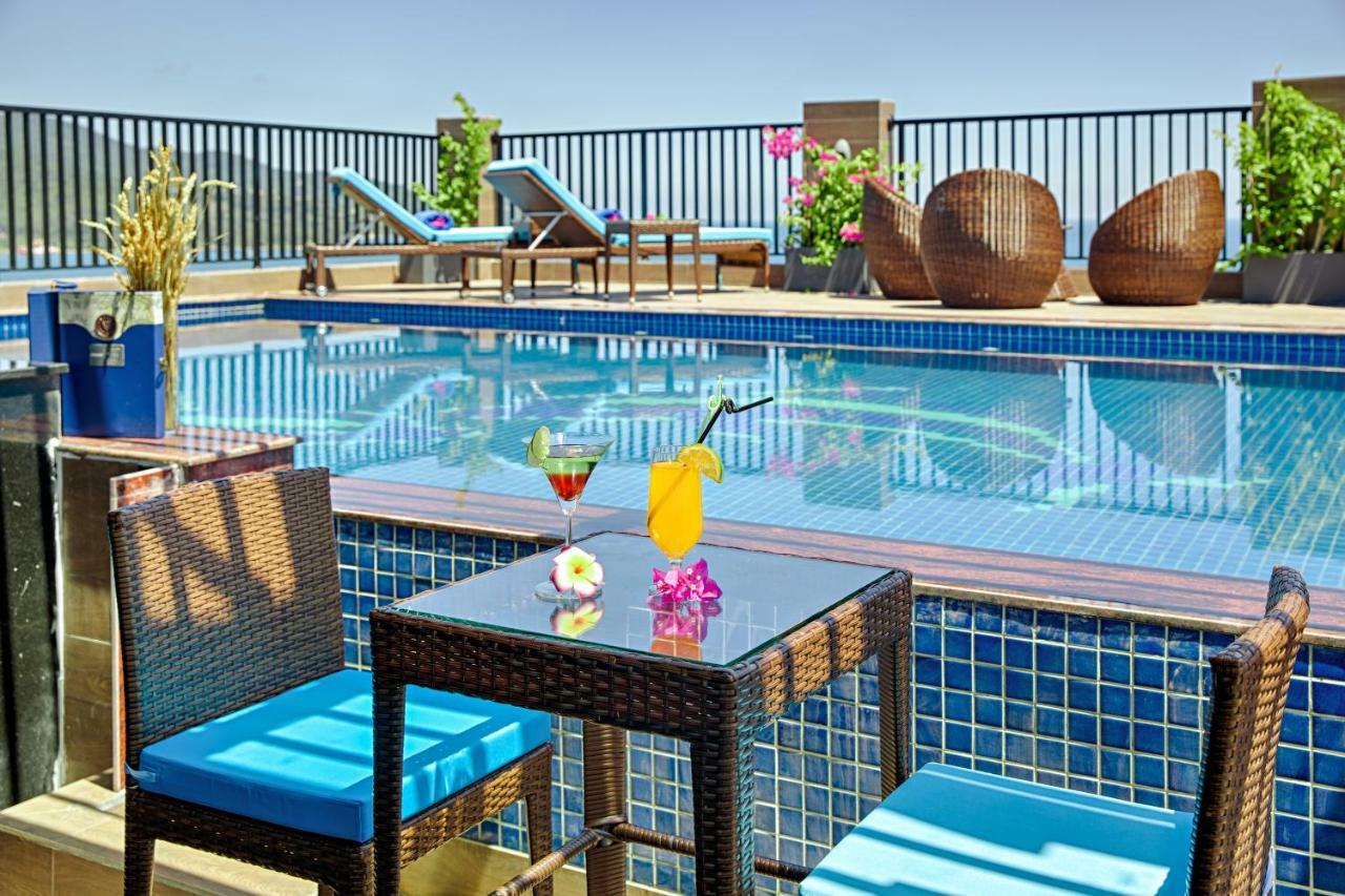 Seashore Hotel & Apartment Дананг Екстериор снимка